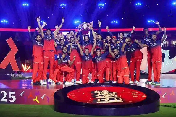 ২ বিলিয়ন ডলারের প্রশ্ন কে কিনছে আরসিবি